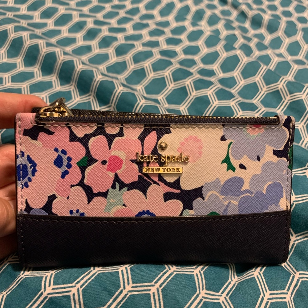 Katie Spade small wallet, Navy with flowers